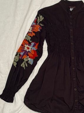 xcvi Fall Top with embroidered sleeves